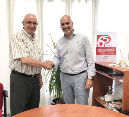 Cano Lopera firma un convenio con
Cáritas diocesana para promover la

integración laboral