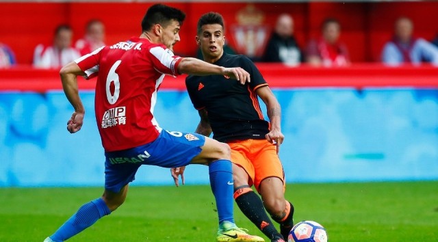 Cancelo sobresale en el triunfo valencianista en Gijon