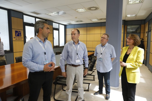 L'UJI i el Centre Europeu d'Investigació Nuclear reforcen la seua aliança per la creació de robots
