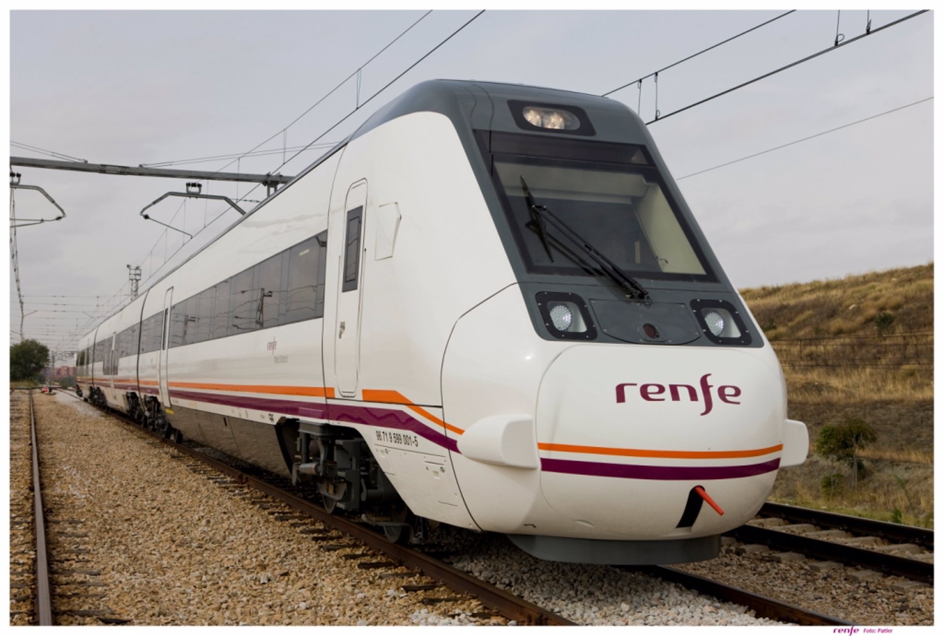 Renfe amplía contrato con CAF para suministro de 32 trenes eléctricos de Media Distancia por 190 millones