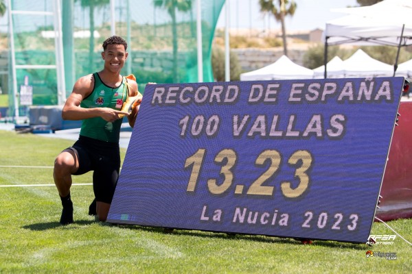 Yunier Pérez (Playas) brilla con la selección valenciana en el Campeonato de España sub-16