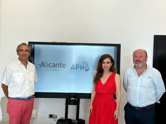 APHA insta a la edil de Turismo de Alicante a mejorar el tráfico y a evitar el alojamiento irregular