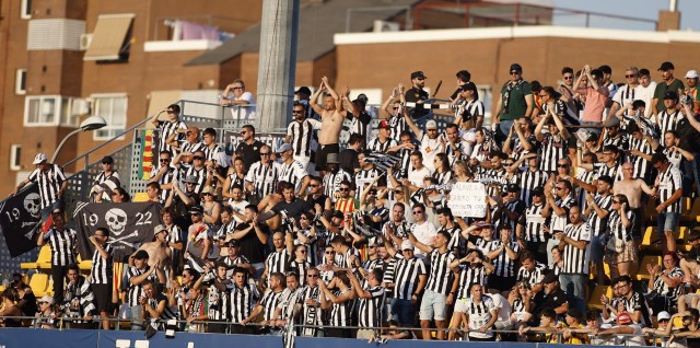 El Castellón condena la agresión a sus seguidores por parte de ultras del Alcorcón

