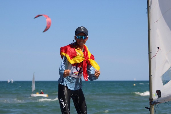Blanca Ferrando se proclama campeona del Mundo Optimist 2023
