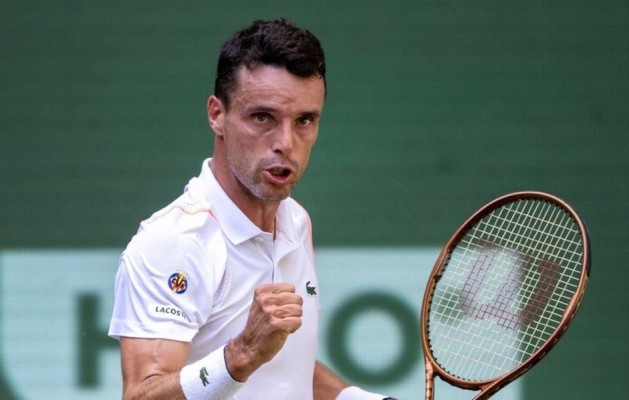 Bautista cumple su revancha ante Medvedev e irrumpe en semifinales