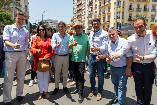 Alicante 'rentabiliza' la visita del embajador de La India: país invitado en el Desfile Folclórico de 2024