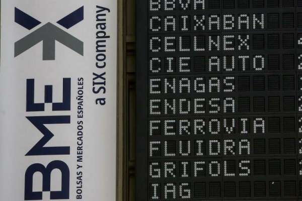 El Ibex 35, de rozar los 9.500 puntos hace una semana a perder el 9.300 ante el mal tono bancario