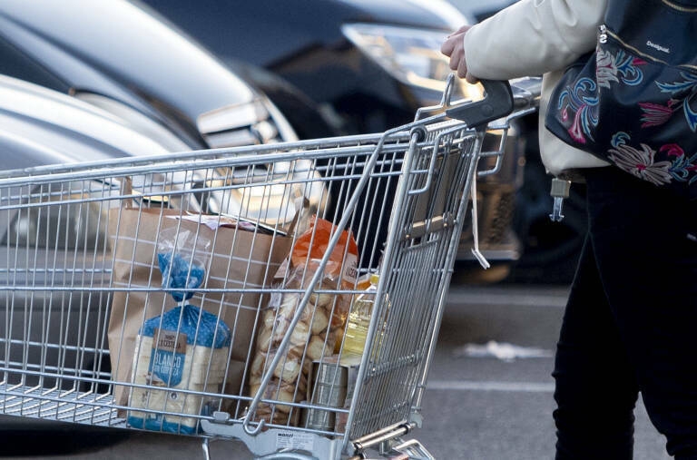 De pobres a ricos, el bono valenciano de la cesta de la compra