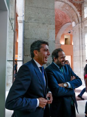 Mazón y Guardiola, modelos contrapuestos del PP con Vox, en la toma de posesión de Ayuso
