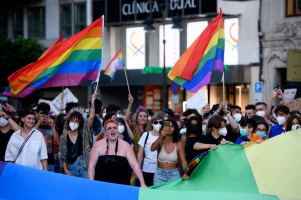 València prepara un dispositivo especial de tráfico para el Orgullo que cortará el paseo de la Alameda
