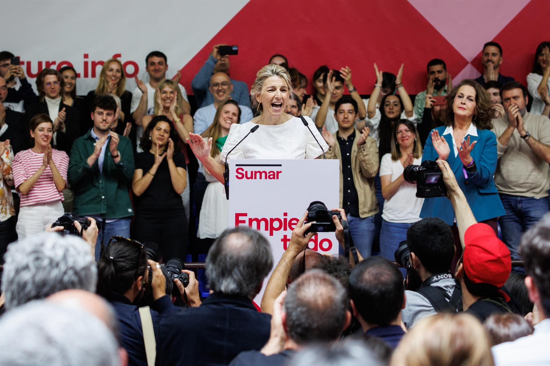 Sumar lanza microcréditos para financiar la campaña, que devolverá con un interés del 3,25%