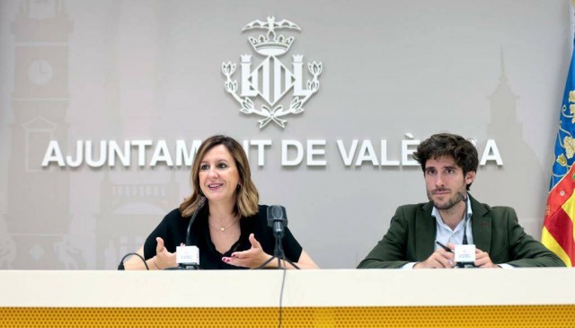 El Ayuntamiento de València lucirá la bandera LGTBI y se iluminará con los colores del arcoíris