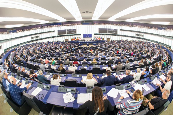 Estrasburgo presionará a las empresas para mitigar sus impactos negativos

