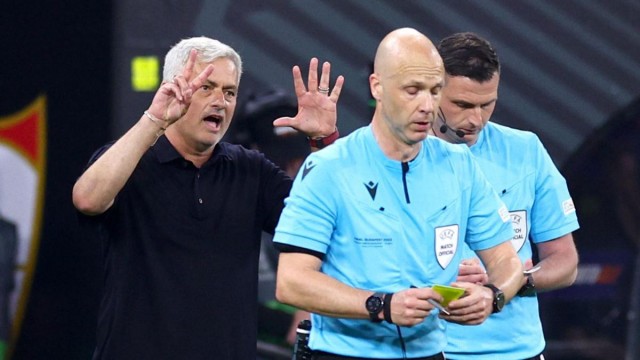 Mourinho renuncia a un cargo en la UEFA tras la sanción de cuatro partidos