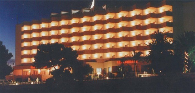 La ilicitana Grupo ASA adquiere el histórico Hotel Rocas Blancas de Santa Pola para explotarlo