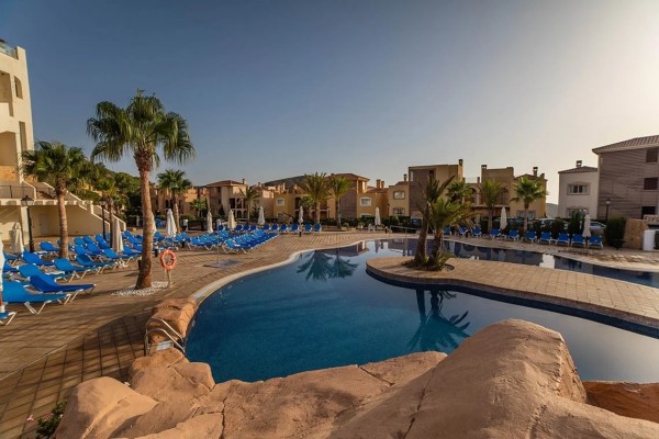 Ona se convierte en el principal operador turístico de la Región: gestionará Las Lomas-La Manga Club