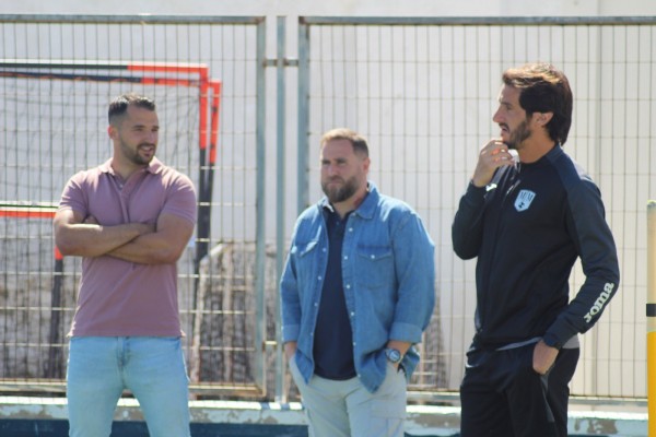 Javi Motos seguirá al frente del Mar Menor FC en la Segunda RFEF 