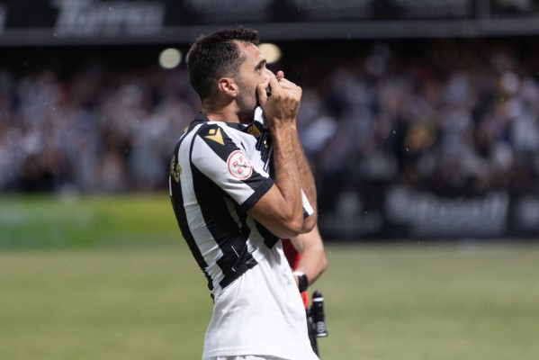 David Cubillas: 