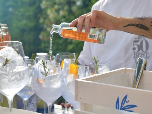 Gin Mare agita y mezcla València
