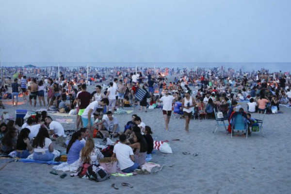 El Grau espera a más de 30.000 personas para celebrar una noche de Sant Joan para todos