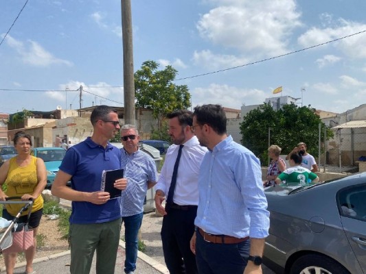 El alcalde de Elche visita el barrio del Cementerio Viejo y Patilla para impulsar limpieza y seguridad