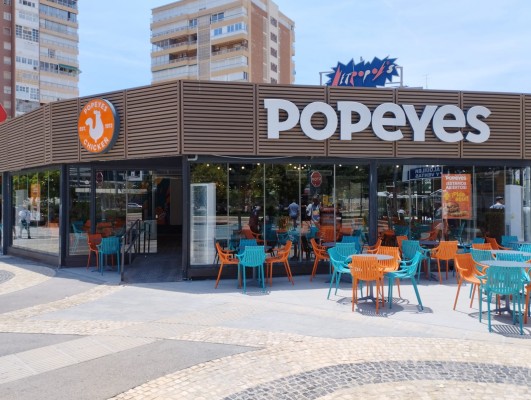 Popeyes amplía su presencia en la provincia con la apertura de Sant Joan y Benidorm