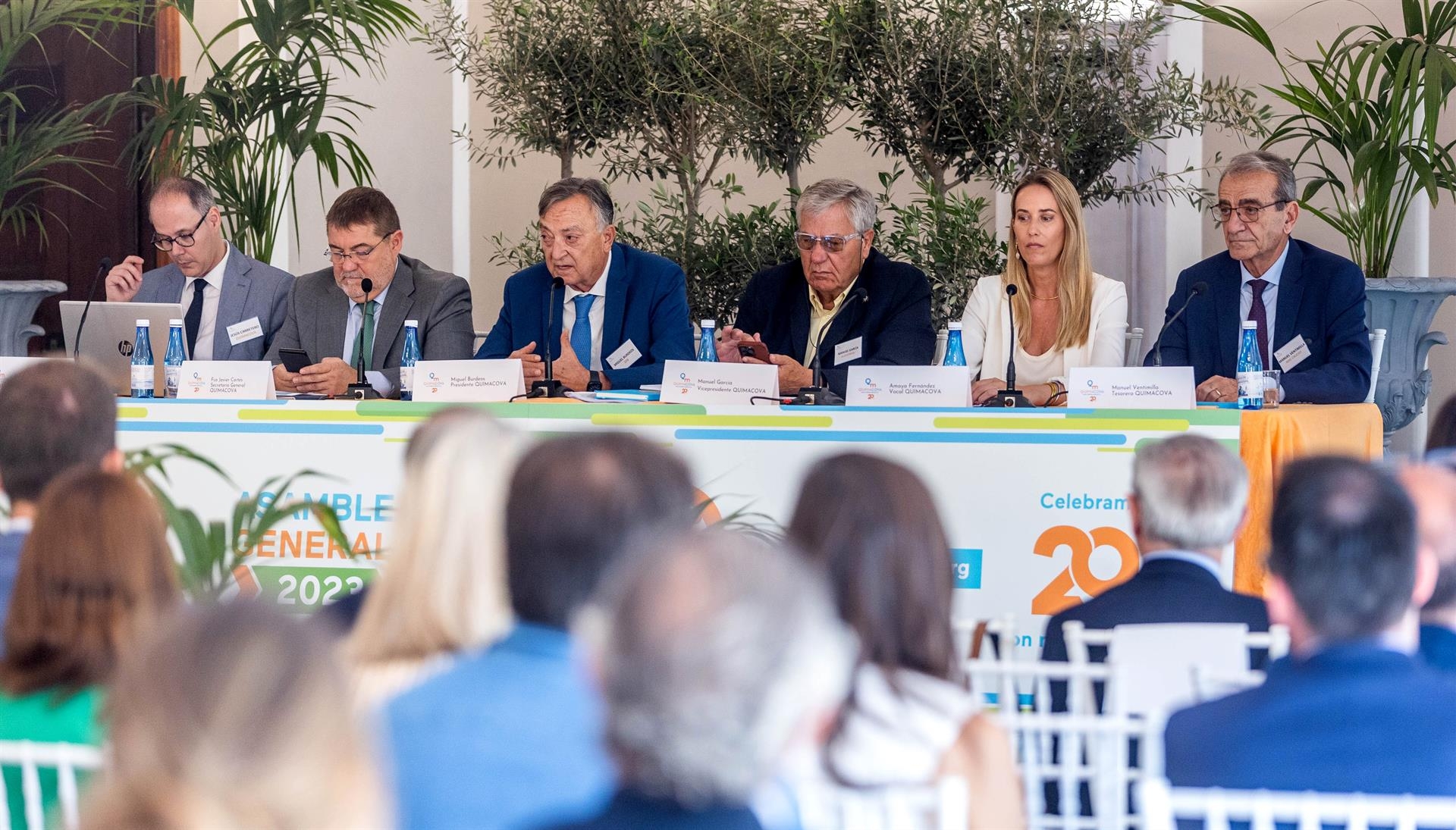El sector químico valenciano reclama la simplificación de la legislación aplicable a su actividad