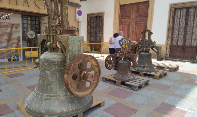 La iglesia de Xàbia (XIV) restaura sus campanas para frenar los daños en el templo por el exceso de vibración