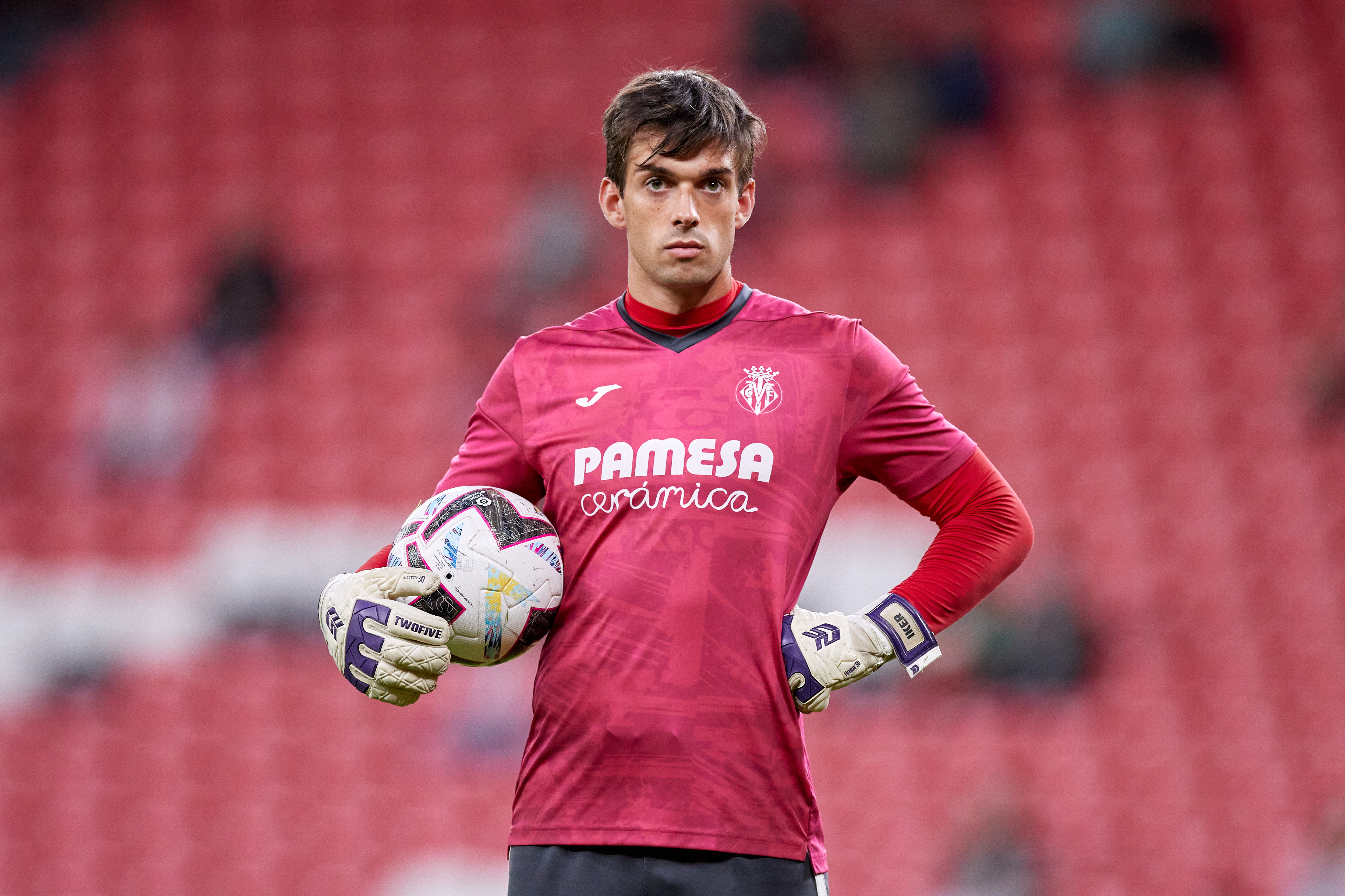 El Villarreal amplía el contrato del portero del filial Iker Álvarez