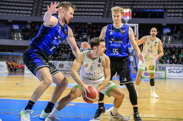 Faner renueva por dos años y se convertirá en el jugador con más temporadas en el Amics Castelló