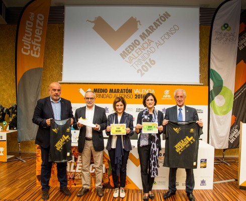 El Medio Maratón Valencia Trinidad Alfonso viste de oro la
Ciudad del Running