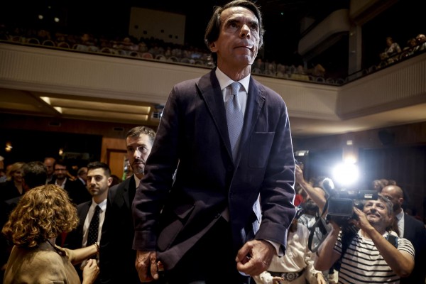 Aznar denuncia que la Ley de Memoria Democrática practica 