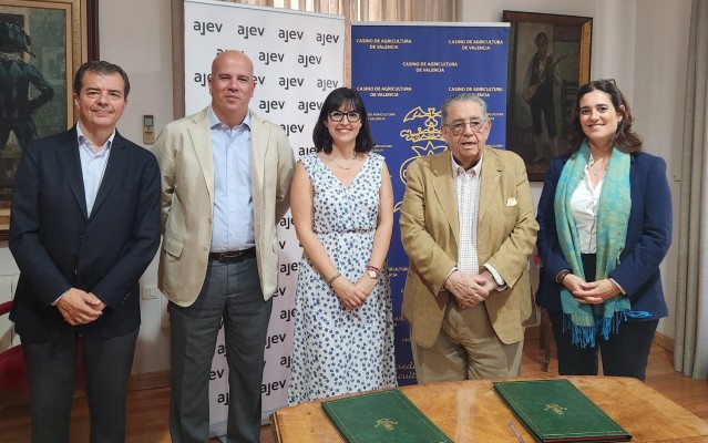 La Asociación de Jóvenes Empresarios de Valencia (AJEV) revitaliza el Casino de Agricultura