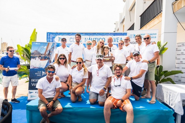 Niña Luisita, Argos, Tikehau y Formidable Tai, vencedores en el I Encuentro de Vela Clásica del Club Náutico Jávea