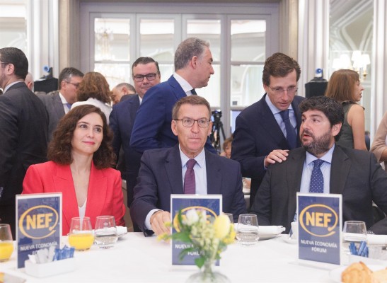 Feijóo defiende que se regulen los debates  y dice que debatirá con Sánchez ante las generales