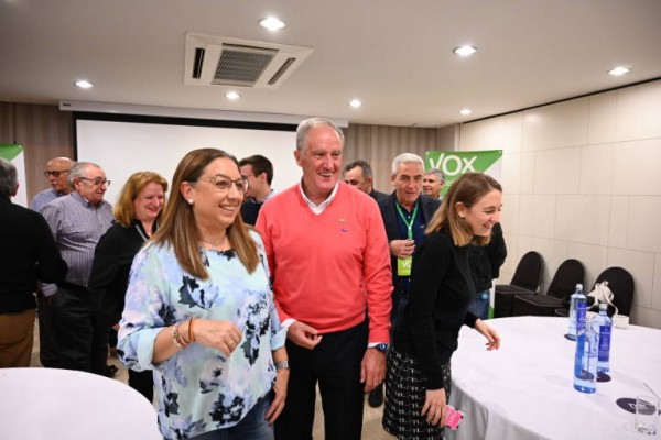Vox sitúa a Llanos Massó, probable presidenta de Les Corts, en la lista al Congreso por Castellón