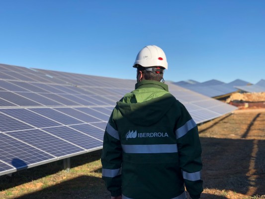 Iberdrola obtiene la autorización administrativa de tres plantas fotovoltaicas en la Comunitat