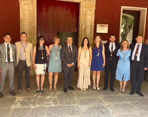 Antonio Puerto (EUPV) crea en Aspe tres áreas nuevas y reparte concejalías entre los 10 ediles