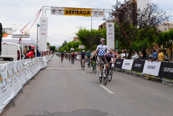 Kacper Krawiec gana el 75 Gran Premi Vila-real de Ciclisme