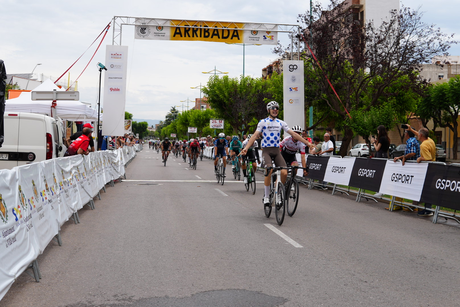 Kacper Krawiec gana el 75 Gran Premi Vila-real de Ciclisme