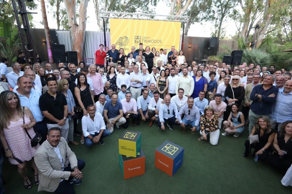 Grupo Trimodos celebra sus 40 años de éxito en el transporte, la logística y el almacenaje