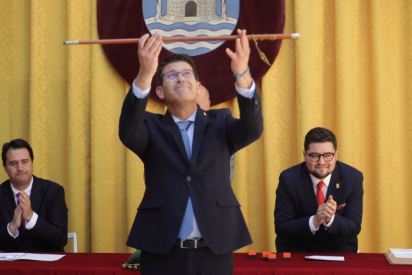 Rodríguez (Ens Uneix), proclamado por cuarta vez alcalde de Ontinyent