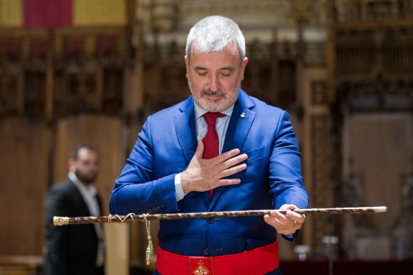 Collboni, investido alcalde de Barcelona con los votos de BComú y del PP