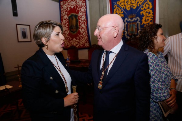 Gobierno y oposición buscan un punto donde entenderse