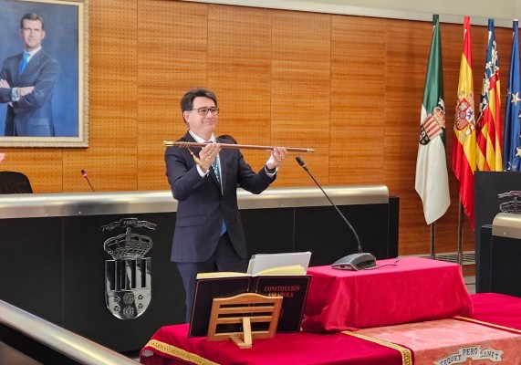 Pachi Pascual (PP) ya es alcalde de San Vicente con los votos de Vox