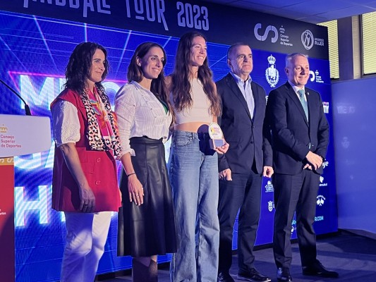 La aguileña Violeta González, mejor jugadora del Arena Handball Tour
