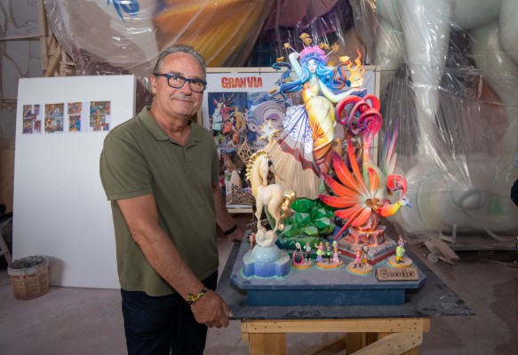 Un fénix y un dragón para el año del 'renacimiento' de los artistas 'foguerers'