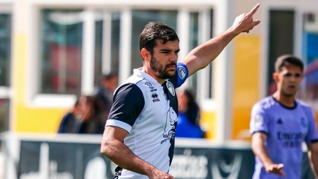 El Hércules ficha a Carlos de la Nava, renueva a Sergi Molina y acerca posturas con Roger Riera