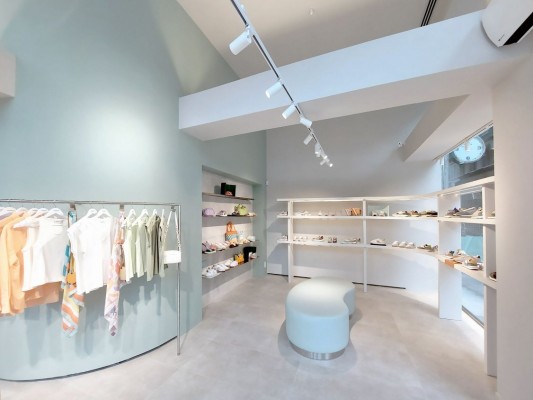 La ilicitana Hoff abre en París su primera tienda propia internacional y suma otra en Santander