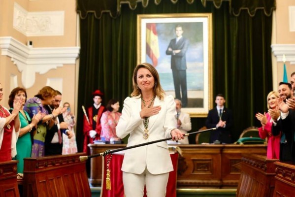Las primeras medidas de Carrasco: competencias, órganos de gobierno, retribuciones y asesores